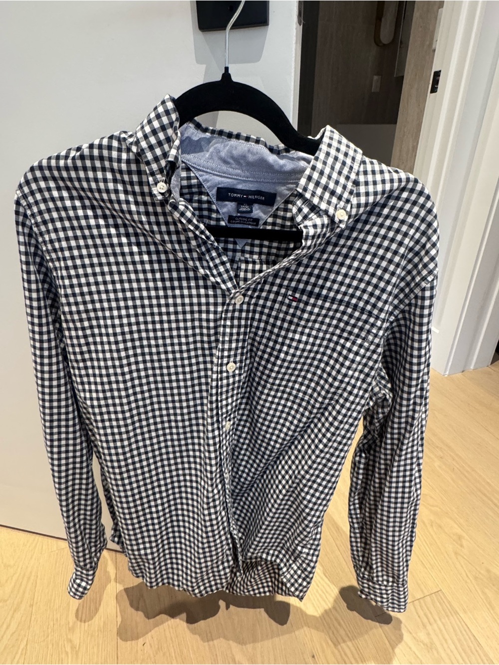 Tommy hilfger button down